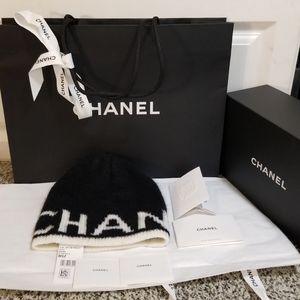 🆕 CHANEL Cashmere &Wool Beanie